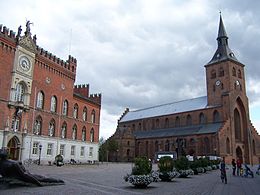 260px Odense Rathaus und Dom